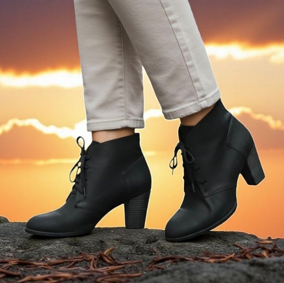 INDIGO by Clarks Black Leather Lace Up Heeled Ankle Boots Sz 8 M Style 83080 - Picture 1 of 9